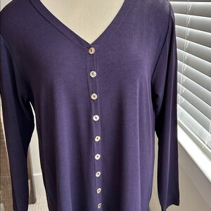 Carole Little Violet Long Sleeve Crepe Button Down Top, Size M/L.